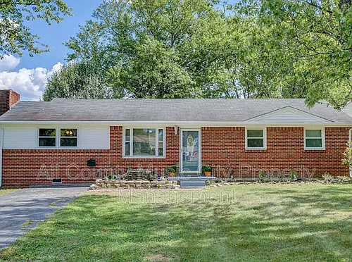 522 Bentley St Photo 1