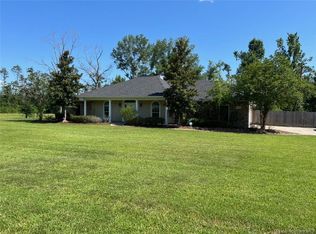 1065 Ms Daisys Dr, Sulphur, LA 70665
