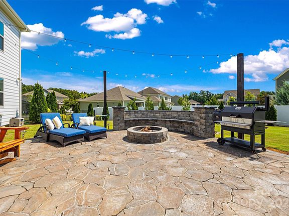 4th image of 2457 Moher Cliff Dr