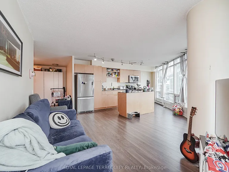 361 Front St W #1603 — Photo 10