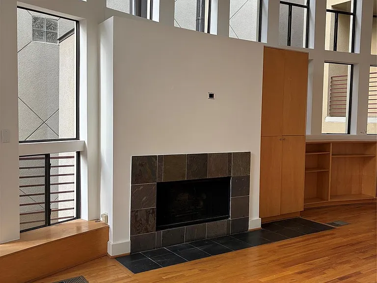 6320 Haskell St #A — Photo 8