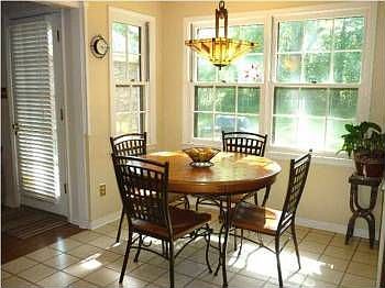 5th image of 135 Oak Hill Dr