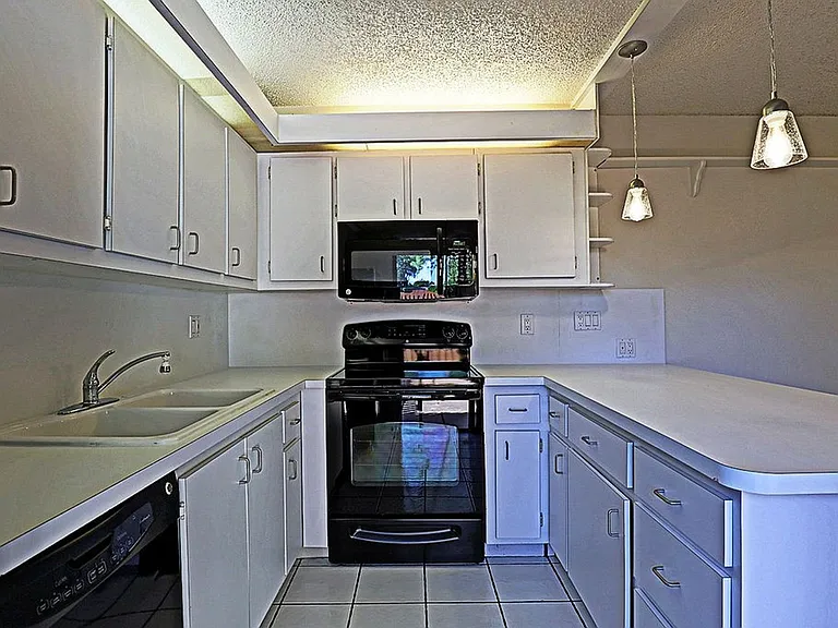 1556 Park Meadows Dr #1 — Photo 7