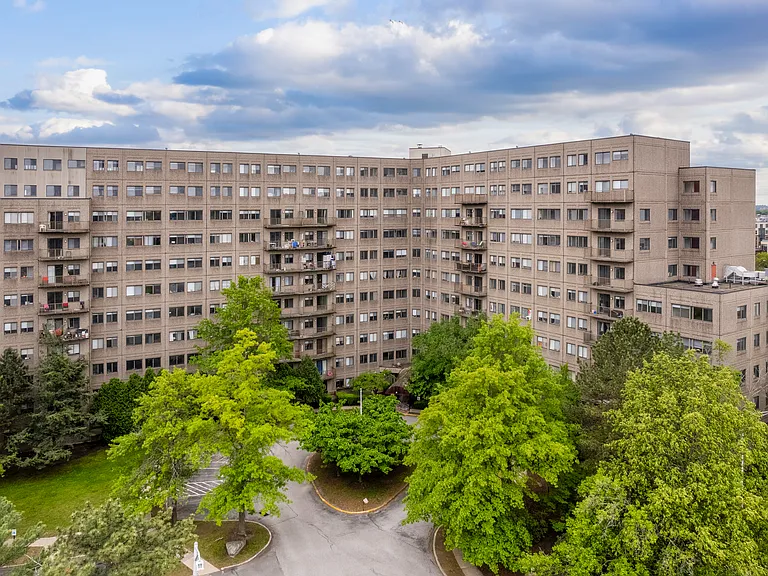 Malden Towers — Photo 30