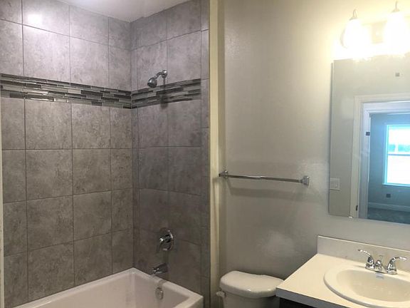 4th image of 3010 SW Segovia Street #Q