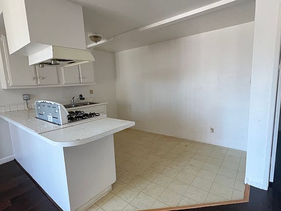 5th image of 1011 E Hellman Ave APT 21