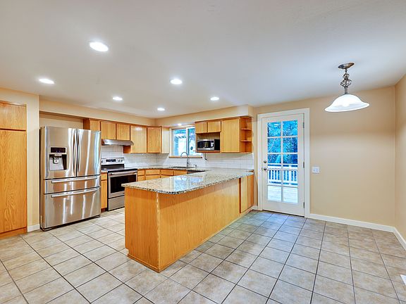 4th image of 5492 NE Laura Ct