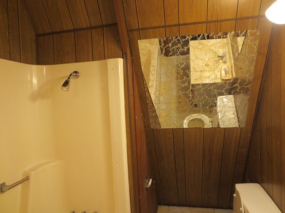 4th image of 2216 W Lake Dr