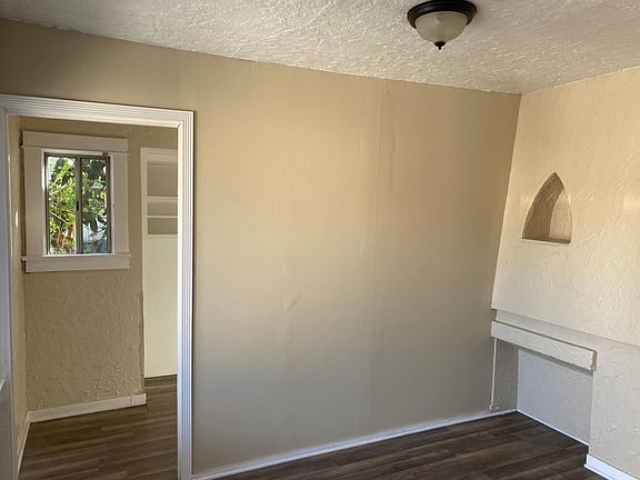 3rd image of 1231 S Sunol Dr