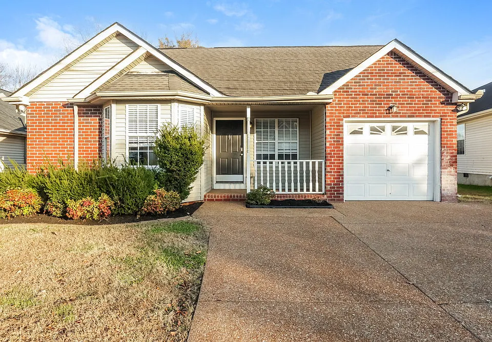 3925 Calumet Dr