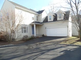 20 Hansom Rd, Basking Ridge, NJ 07920