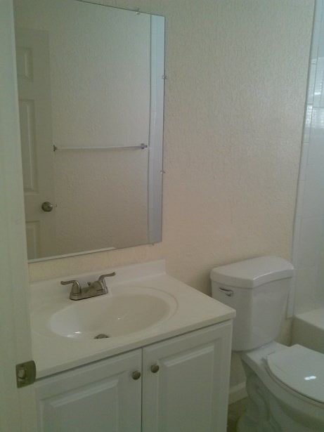 2nd image of 2211 Charleston St #2