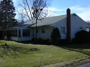 2nd image of 2 Laurel Ave