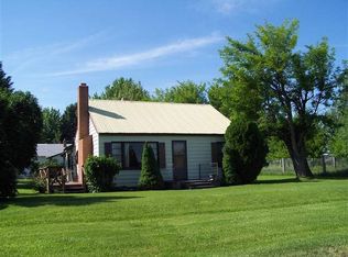 533 S Pacific Ave, Glenns Ferry, ID 83623