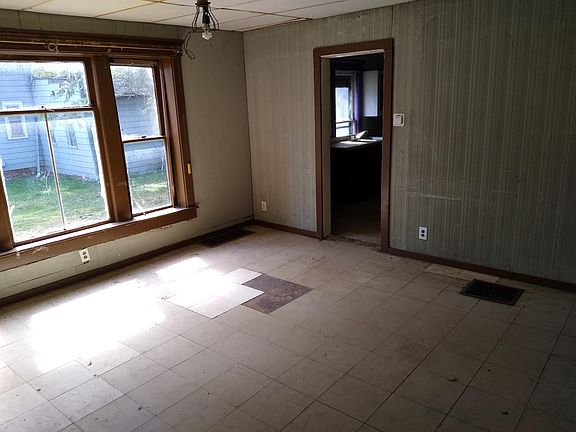 3rd image of 304 N Bowman Ave
