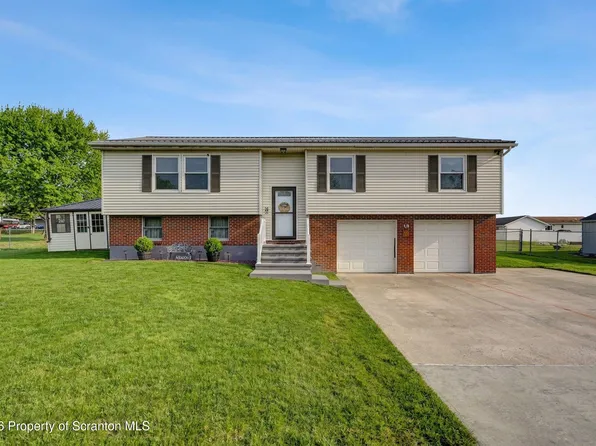 14 Karin Dr, Tunkhannock, PA 18657