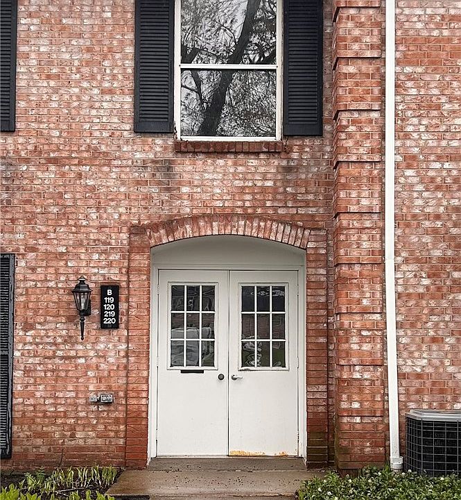 1st image of 4547 Chestnut Ridge Rd APT 219B