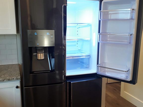 So much storage in this refrigerator