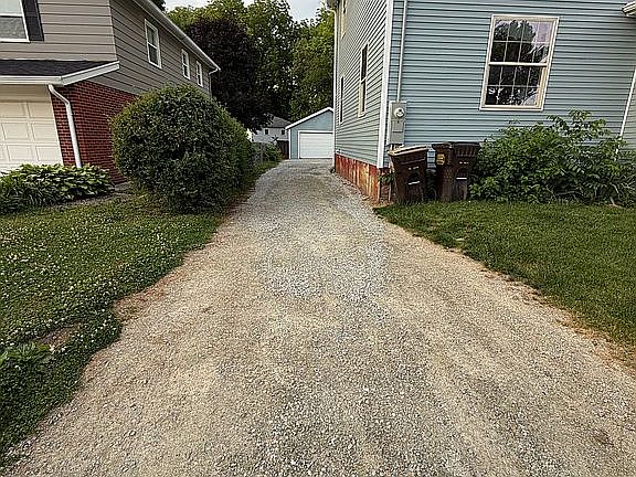 4th image of 106 Prospect St