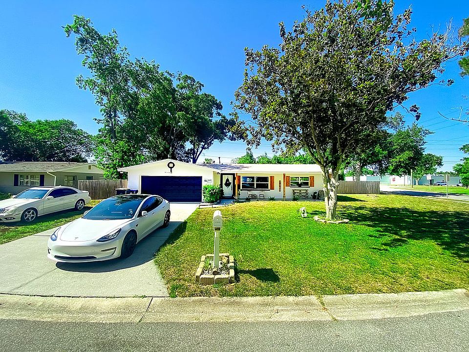 1st image of 900 Rozen Ave