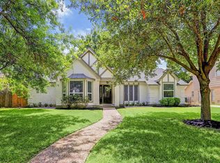 2611 Durban Dr, Houston, TX 77043