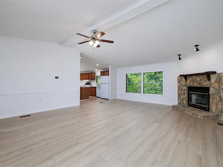 1579 Tara Dr — Photo 4