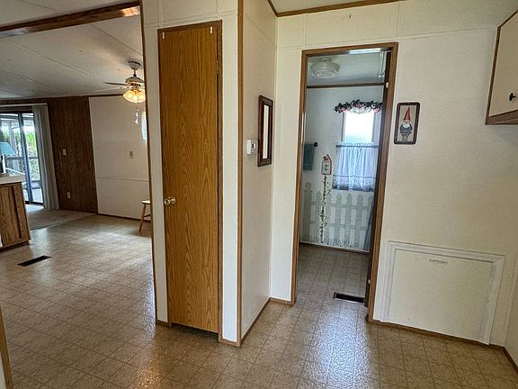 2nd image of 228 Palm Dr #228