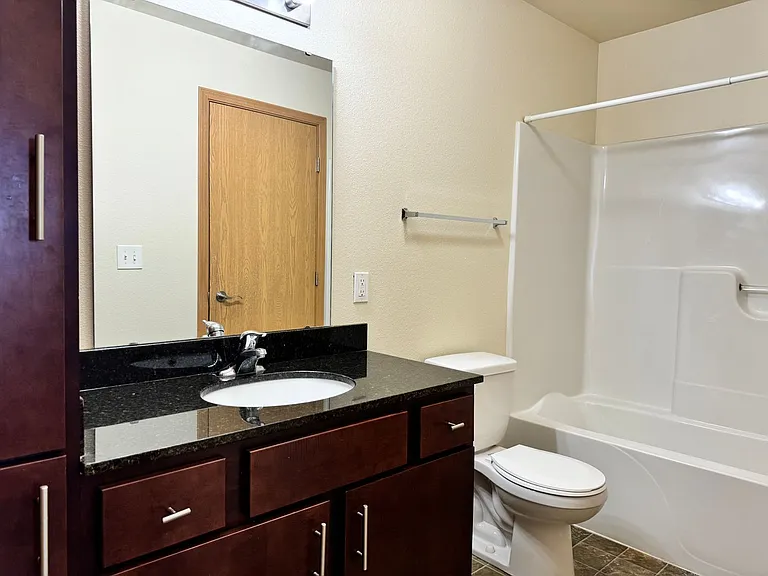 West Lake III Apartments — Photo 184