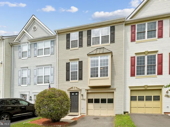 5982 Manorwood Dr, Centreville, VA 20120