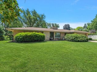 838 S Shore Dr, Holland, MI 49423