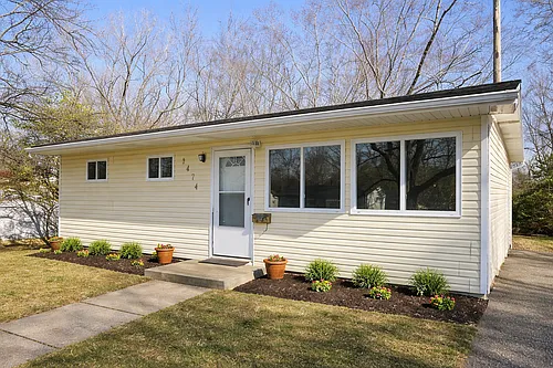1474 Elaine St Photo 1