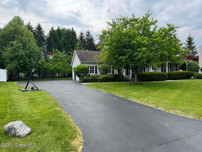 4th image of 12 Wyngate Drive