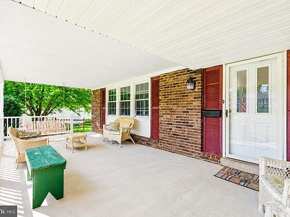 5th image of 1826 Roan Dr