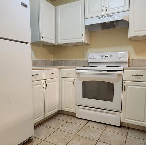 85 SE 16th Ave #F301 — Photo 3