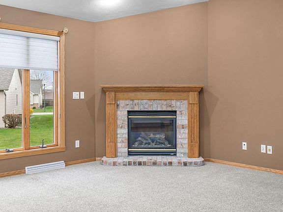 4th image of 525 Wayfarer Ct