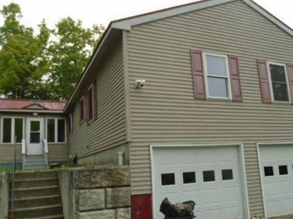 11 Crotty Dr, Bellows Falls, VT 05101