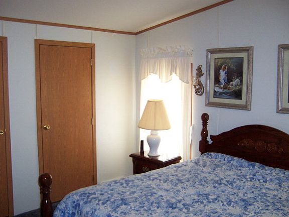 4th image of 8515 Grassland Dr