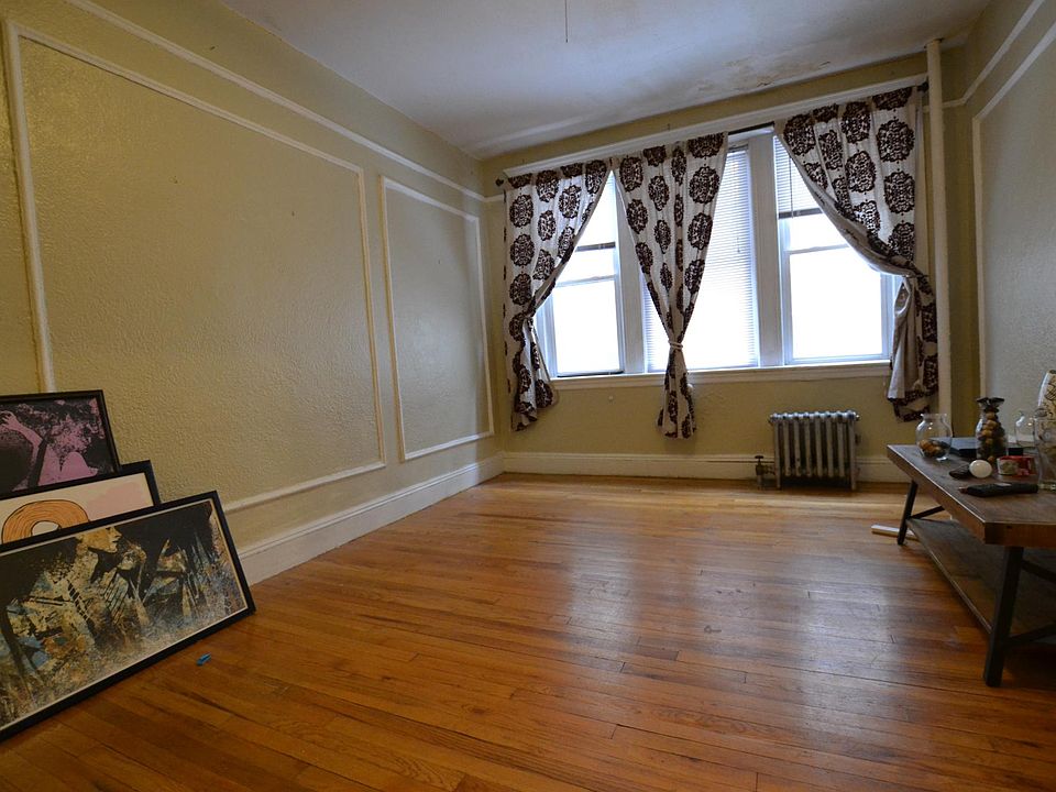 2nd image of 1681 Commonwealth Ave #8X