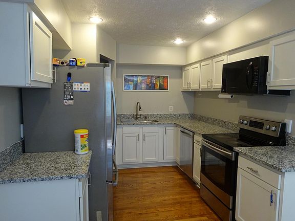 4th image of 1545 Longeaton Dr