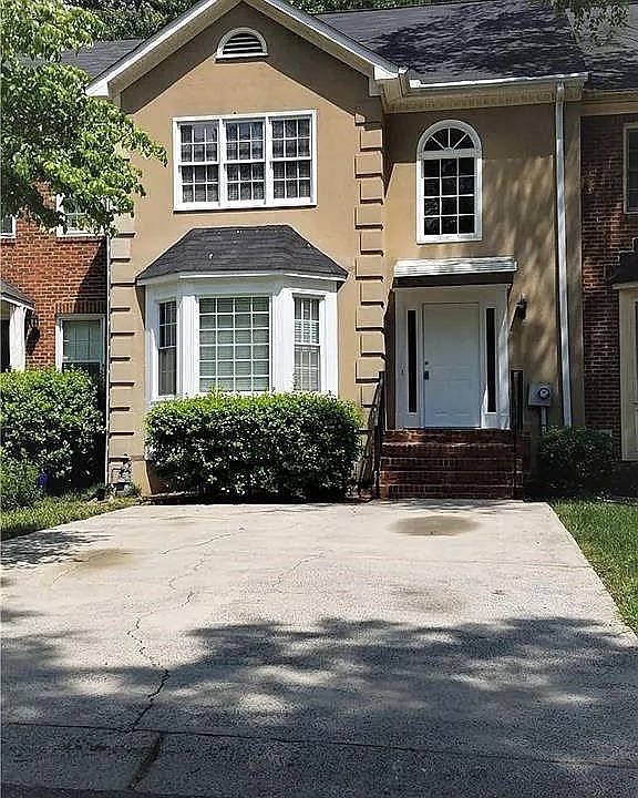 1st image of 598 Saint James Walk SE