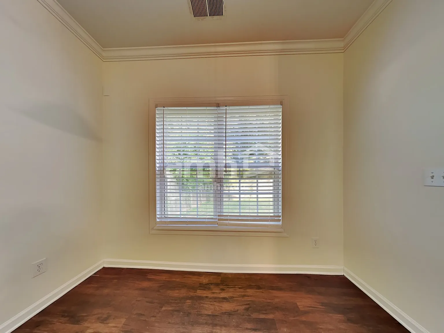 4 bed, 2.0 bath, 1548 sqft, $2,180 — Photo 4