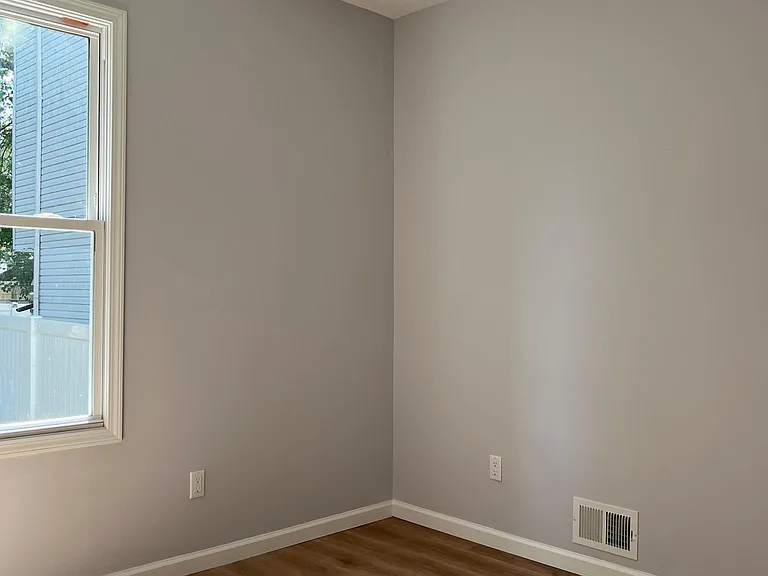 1010 Flora St #1 — Photo 8