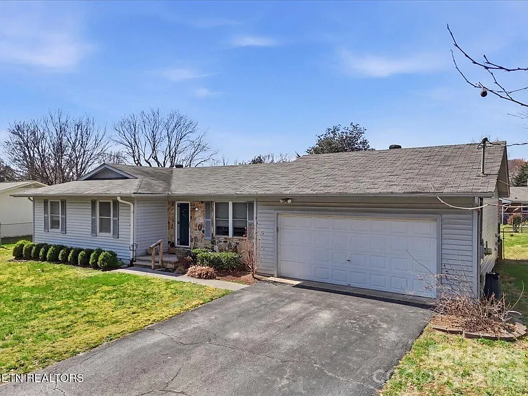 853 Walker Rd — Photo 1