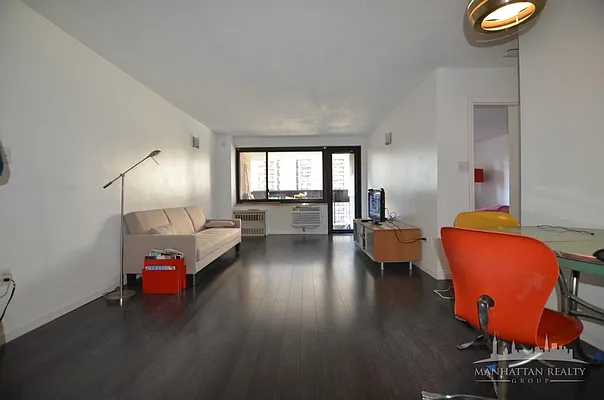 Sold by Manhattan Realty Group | media 1