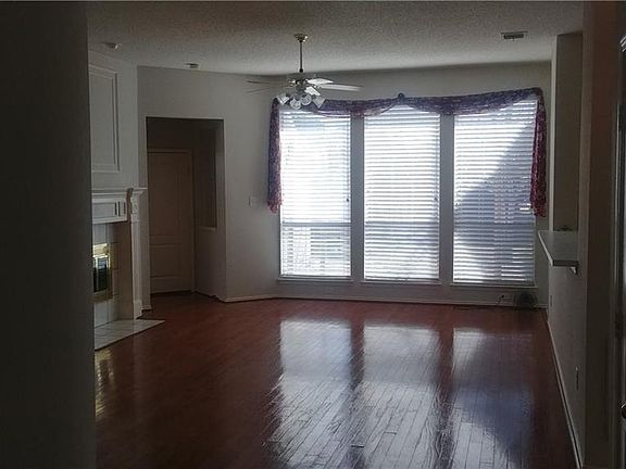 3rd image of 2902 Pecan Meadow Dr