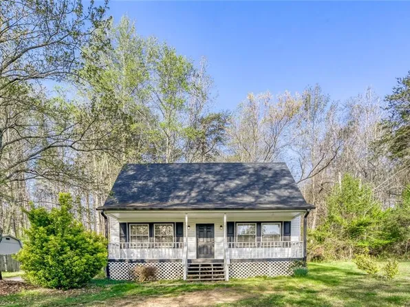 3808 Spring Branch Dr, Winston Salem, NC 27107