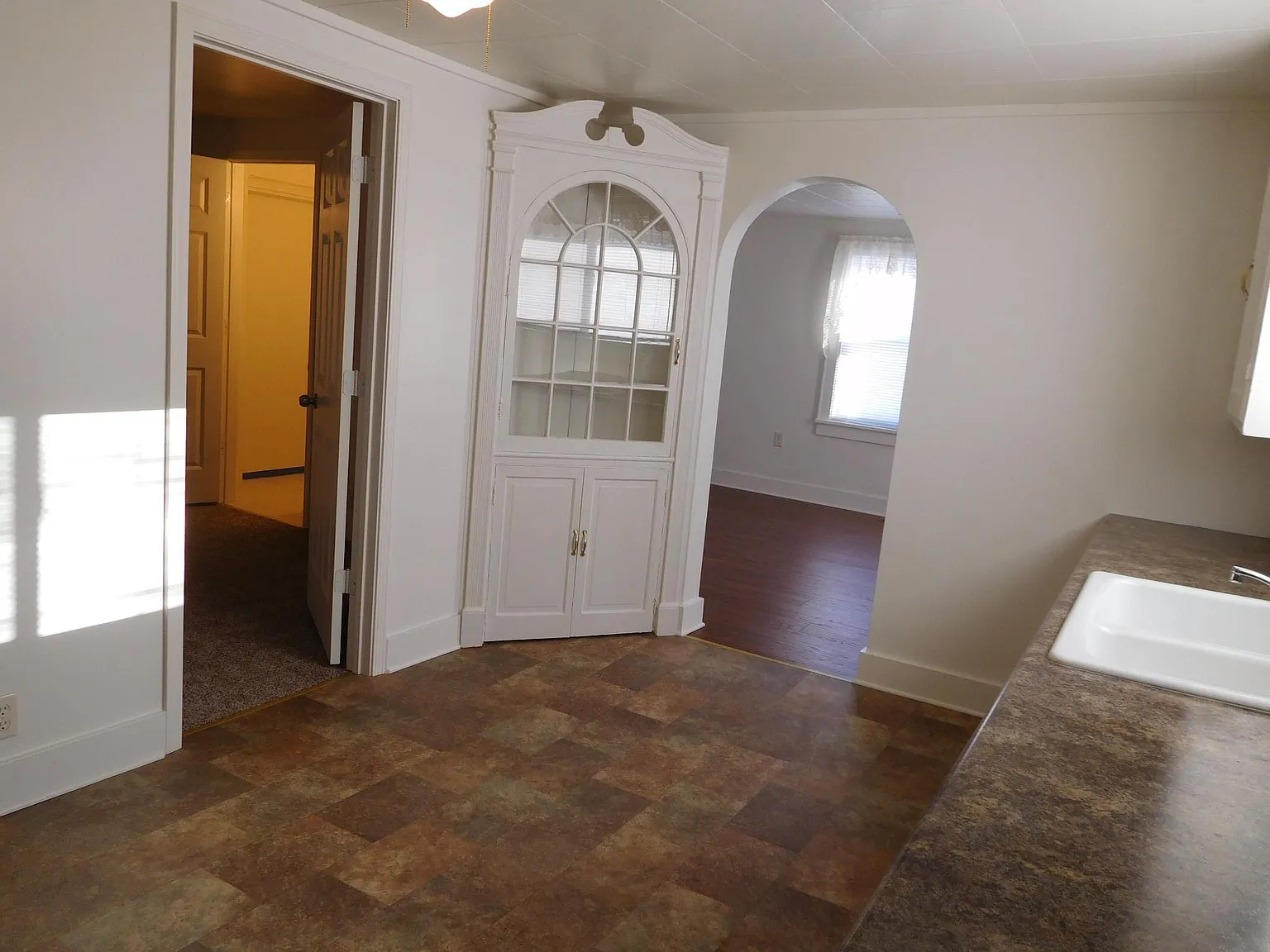2 bed, 780 sqft, $1,000 — Photo 2