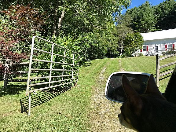 2nd image of 188 Gentry Hill Ln