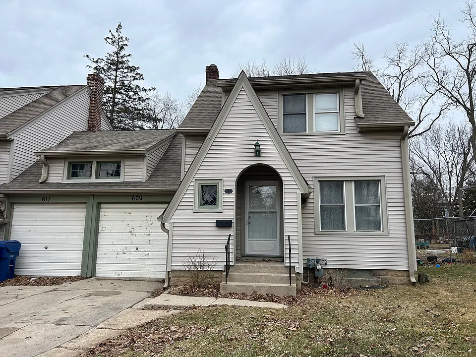 609 S 4th St