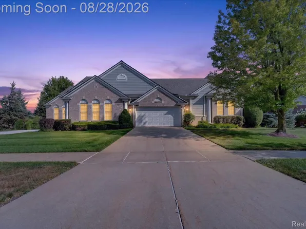 16590 Cottonwood Ct, Northville, MI 48168